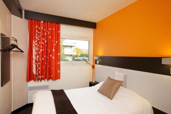 3-hotel-cerise-lens-noyelles-godault-chambre-confort-lit-double (3).jpg